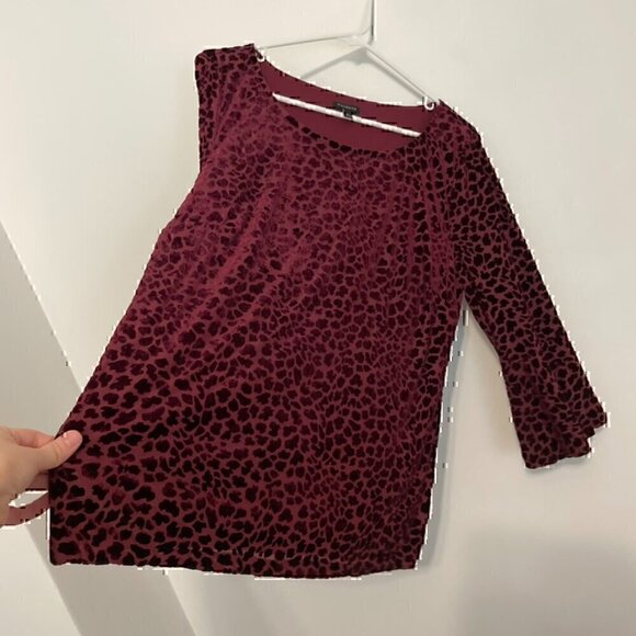 TALBOTS Burnout Flounce Sleeve Top Burgundy Maroon Cheetah Leopard 3/4 Sleeve L - Picture 8 of 12